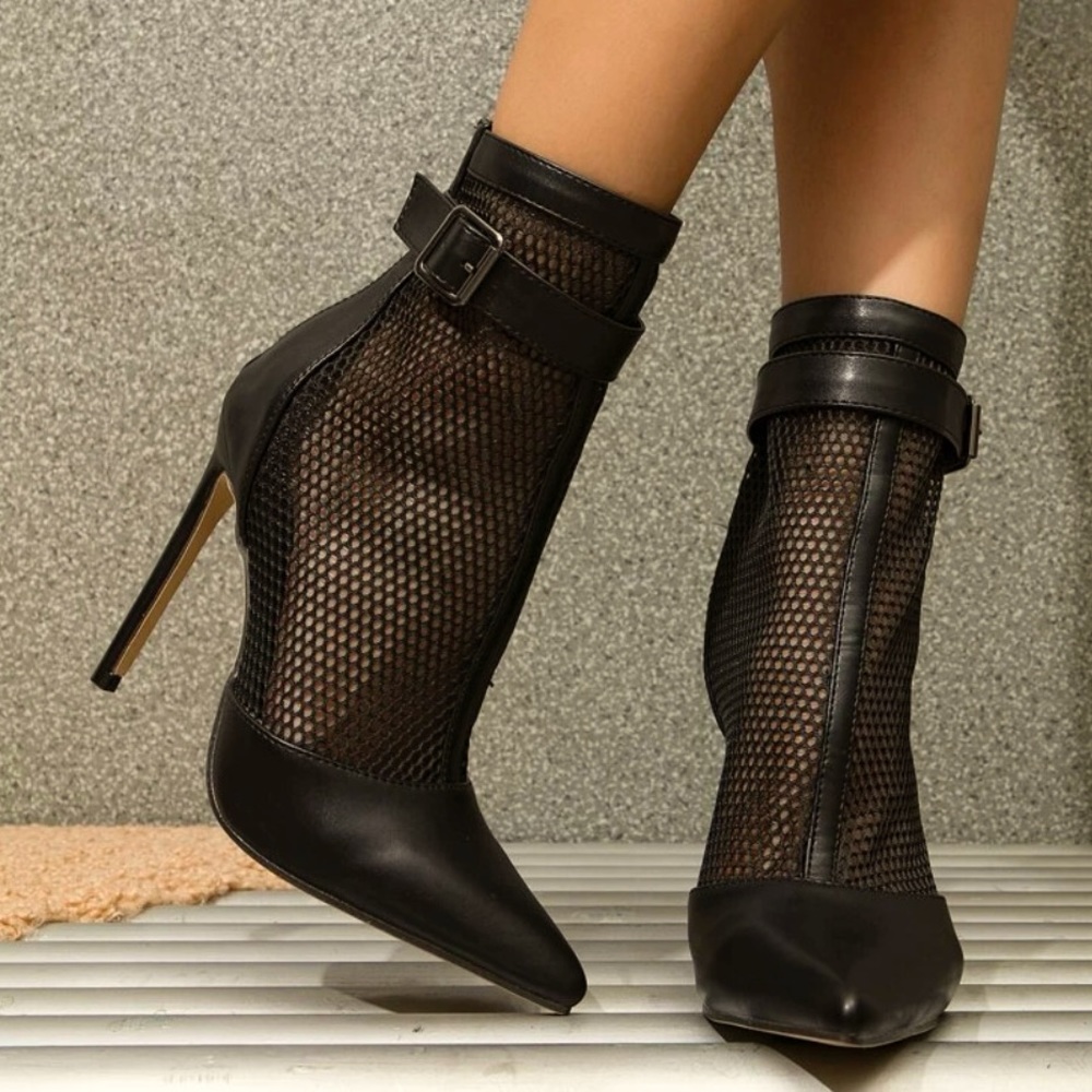 BRAND NEW NEVER WORN SHEIN Stilletos